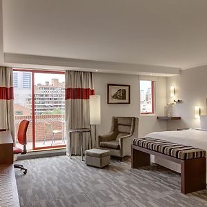 One-Bedroom Junior King Suite City View